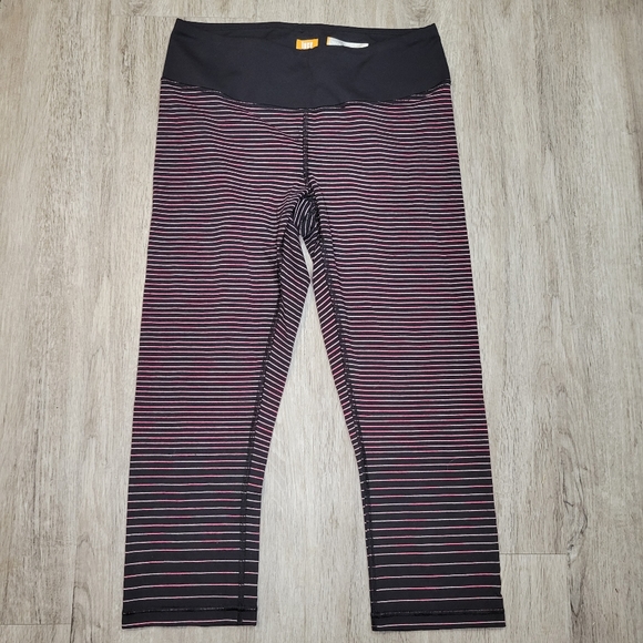 Lucy hatha collection cropped leggings stripped - Picture 2 of 9